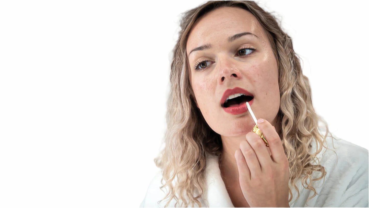 Shine Bright Like a Diamond – Lemongrass Infused Gold Lip Gloss (15Ml Stick)